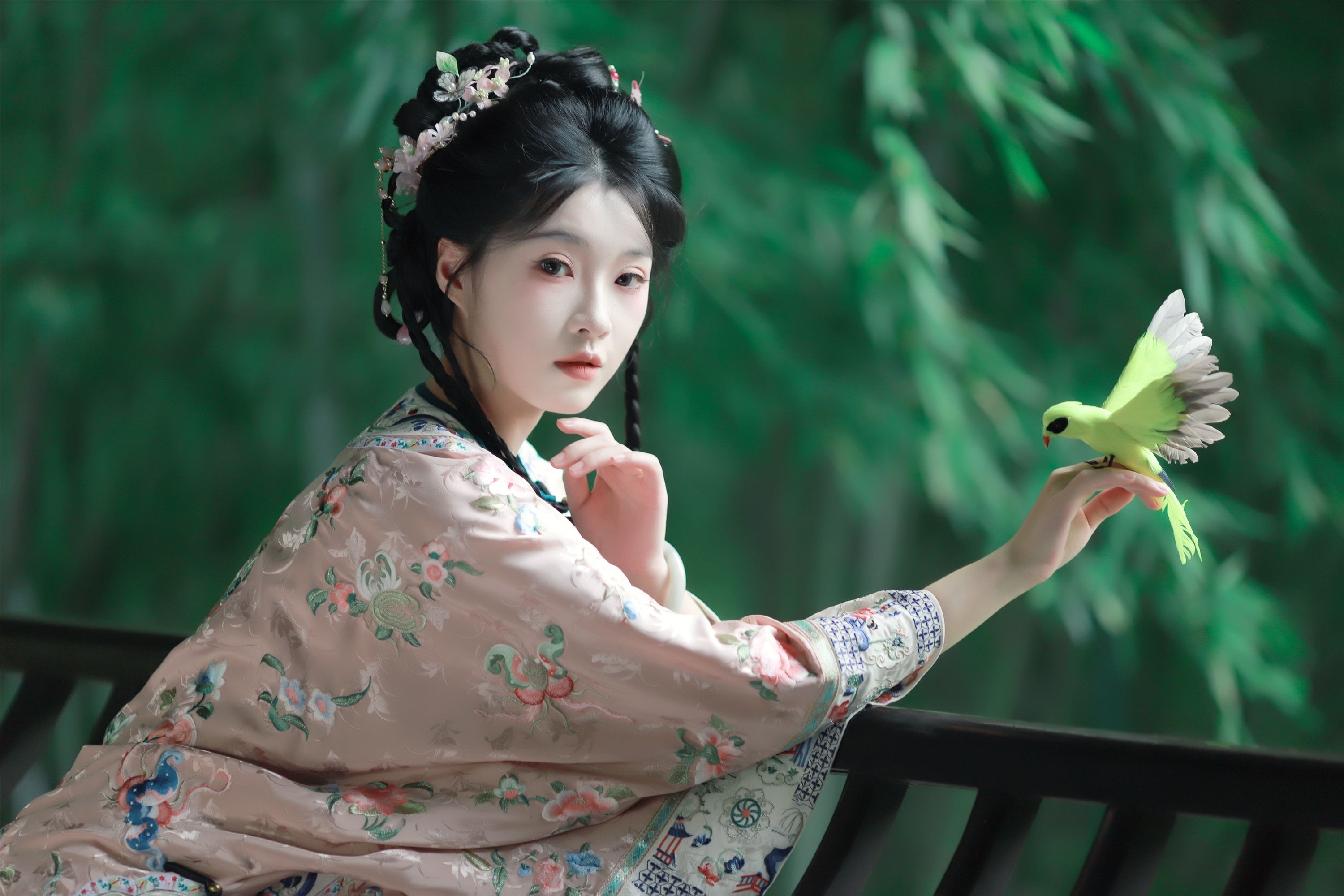 YITUYU艺图语 2025.01.27 盛夏 秋子梨